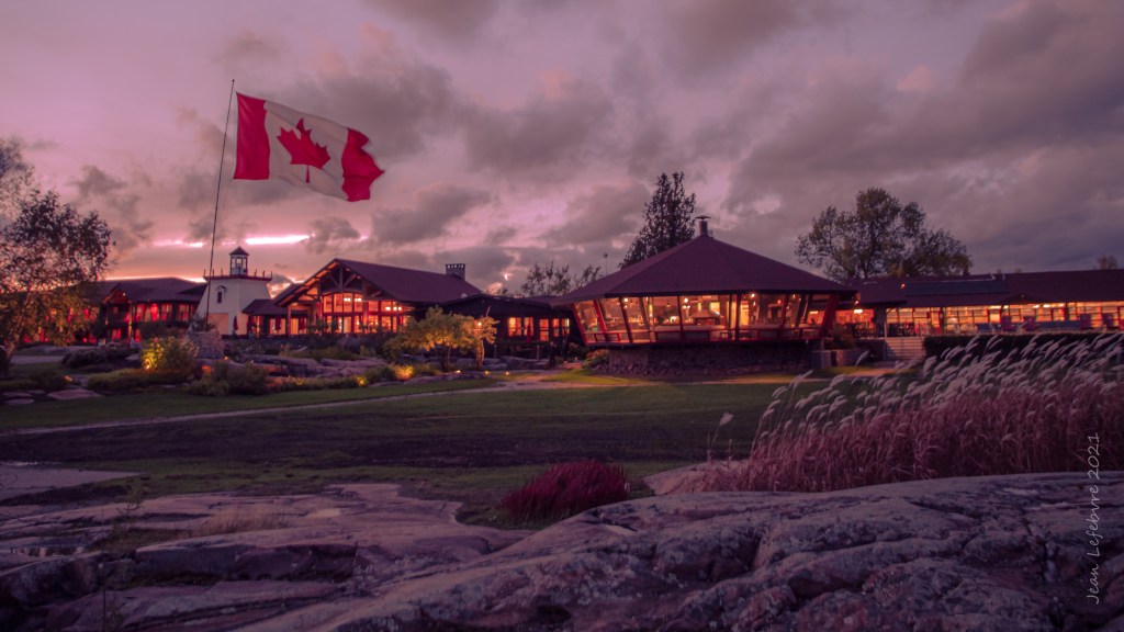 Killarney Mountain Lodge at night