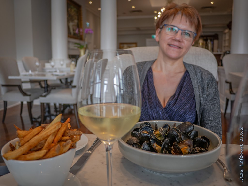 Moules et frites at The Oaklands at Riverbend