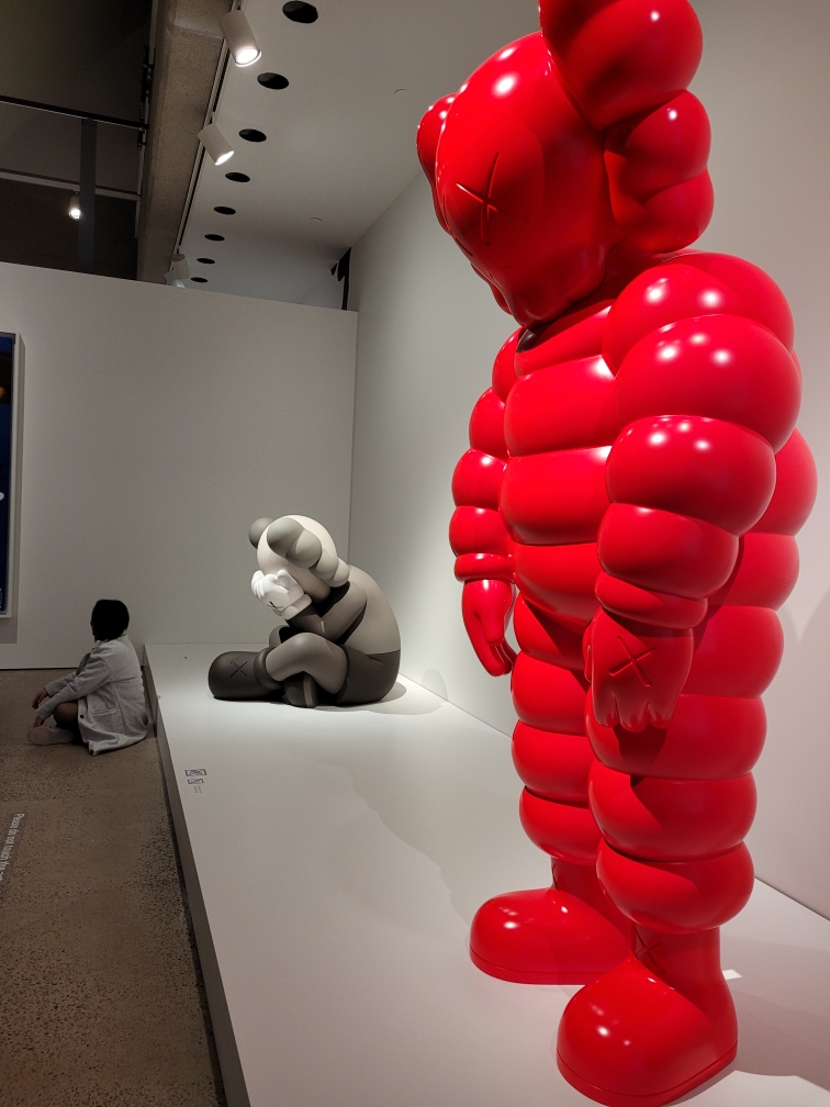 Big red and gray bears